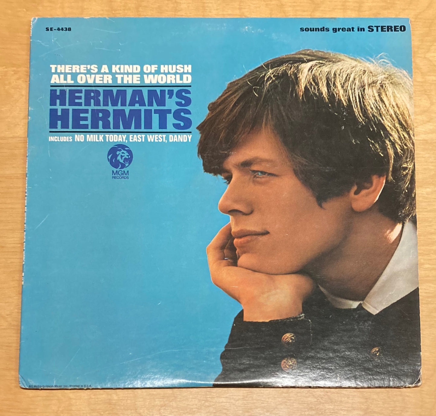 There's A Kind Of Hush All Over The World - Herman's Hermits